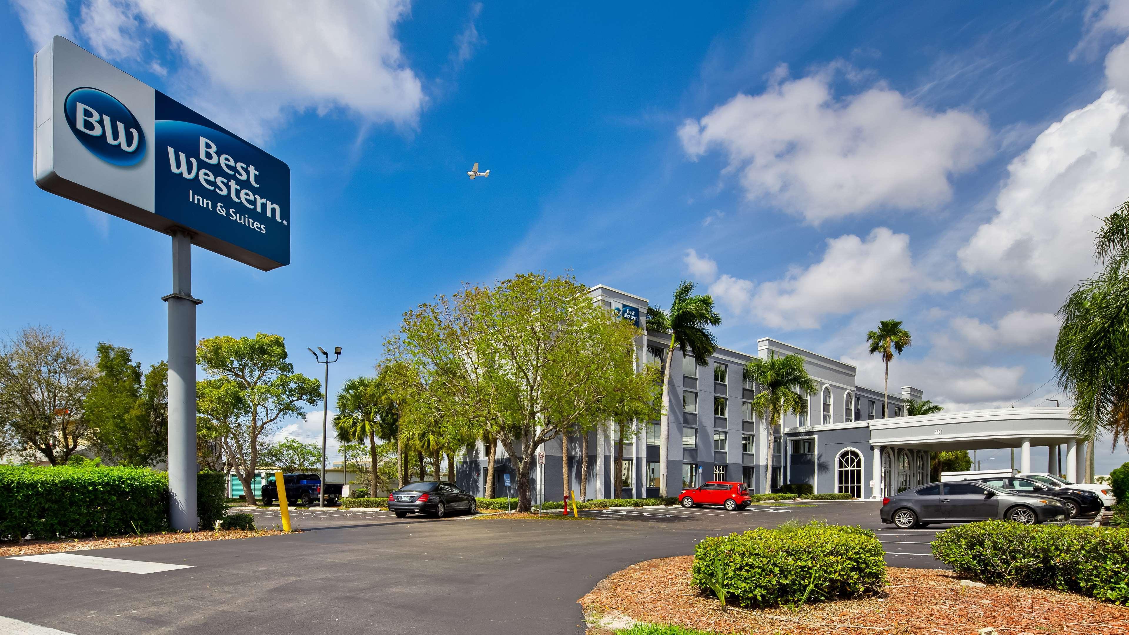 Best Western Fort Myers Inn And Suites Экстерьер фото