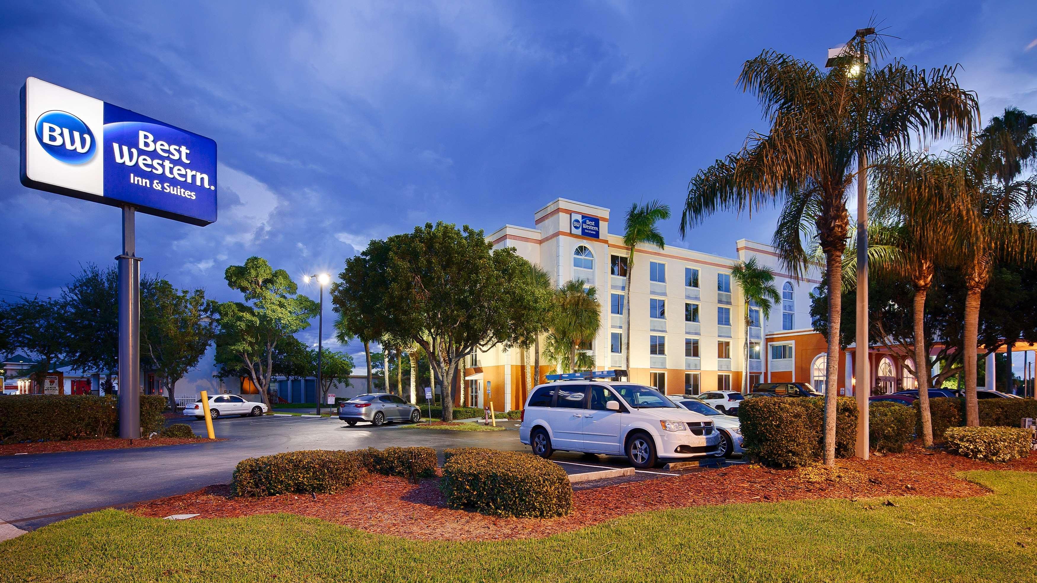 Best Western Fort Myers Inn And Suites Экстерьер фото
